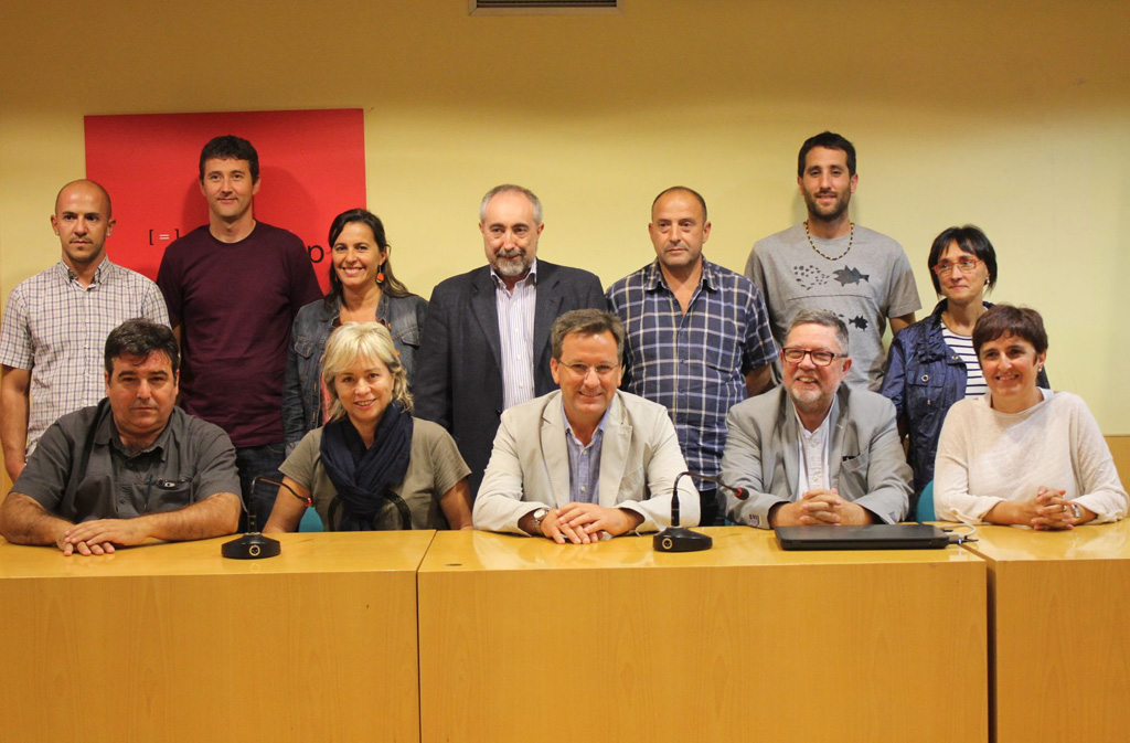 Diversas organizaciones políticas firman una declaración en la que reclaman respeto a las decisiones del Pueblo catalán