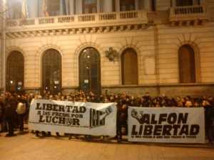 Concentración en Zaragoza por la libertad de Alfon. Foto: Kanibal Esmiz