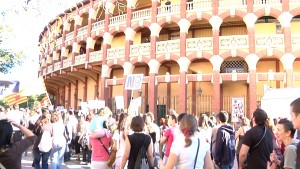 Manifestación antitaurina frente a la plaza de Zaragoza.