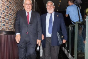 Miguel Arias Cañete, y el presidente de las Cortes de Aragón, José Ángel Biel. Foto: AraInfo