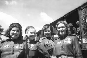 El libro recoge las memorias de lucha del 46 Regimiento “Taman” de aviadoras soviéticas en la II Guerra Mundial. Foto: Cultura Bolchevique