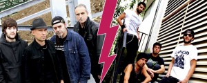 Vomito a la izquierda. Inox a la derecha de la imagen.