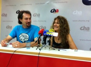 Marivi Monterrubio junto a Francho Nagore en una rueda de prensa de CHA.