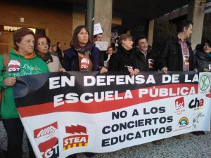 concentracion contra megacentro concertado valdespartera foto CGT (2)