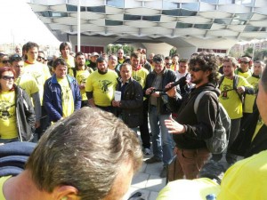 Asamblea de la plantilla de FCC Parques y Jardines Zaragoza en los juzgados del Actur
