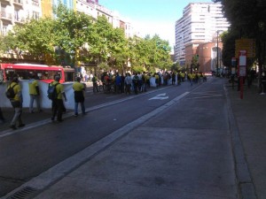 La plantilla ha protagonizado esta mañana una manifestación que ha recorrido Zaragoza desde el Paraninfo a la sede del PSOE. El miércoles volverán a manifestarse. Foto: CGT Jardinería
