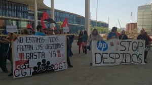 Las plantilla de Extel y HP se han concentrado esta mañana en Zaragoza. Foto: CGT