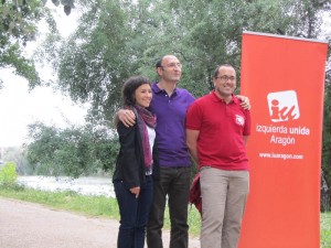 Izuel, Iturbe y Cubero, candidatos aragoneses de La Izquierda Plural, durante el acto de esta mañana.
