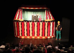 Esta divertida obra, que recrea el mundo del circo, se podrá ver en dos funciones, sábado y domingo a las 19.30 horas. 