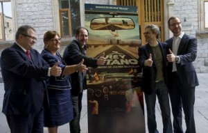 Bajo Ulloa y Elejalde, en la presentación de ‘Rey gitano’ junto al alcalde, Javier Maroto, Iciar Lamarain y Juan Manuel Lavín. Foto: Raúl Bogajo (Argazki Press)