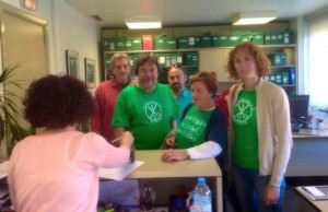 Las organizaciones durante la presentación de la solicitud para la comparecencia en las Cortes de Aragón.