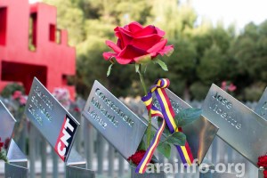 Homenaje a la víctimas del franquismo en el Cementerio de Torrero de Zaragoza. Foto: Pablo Ibañez (AraInfo)
