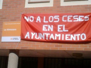Pancarta alusiva a los ceses.  Foto: "Funcionarios en lucha".