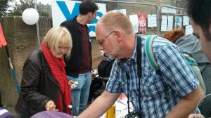 Pat, de @Radical_Indy ditz que lo "Yes" ye important ta cambear tot que a chent piensa en nuevos modelos ta Escocia. Foto: Chorche Romance