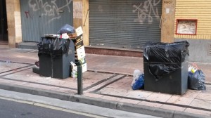 Contenedores en la calle Mayor. Foto: IU