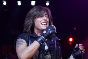 Joe Lynn Turner en uno de sus conciertos.