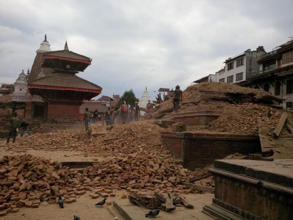 La cifra de muertos por el terremoto en Nepal podría superar los 10.000