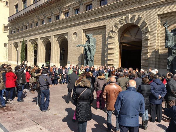 Minuto de silencio en Zaragoza. Foto: Ayuntamiento