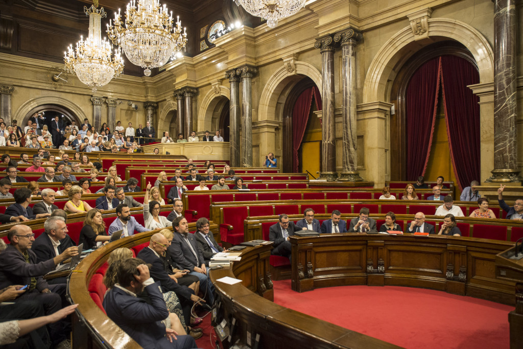 El Parlament De Catalunya Abre La Vía Unilateral A La Independencia