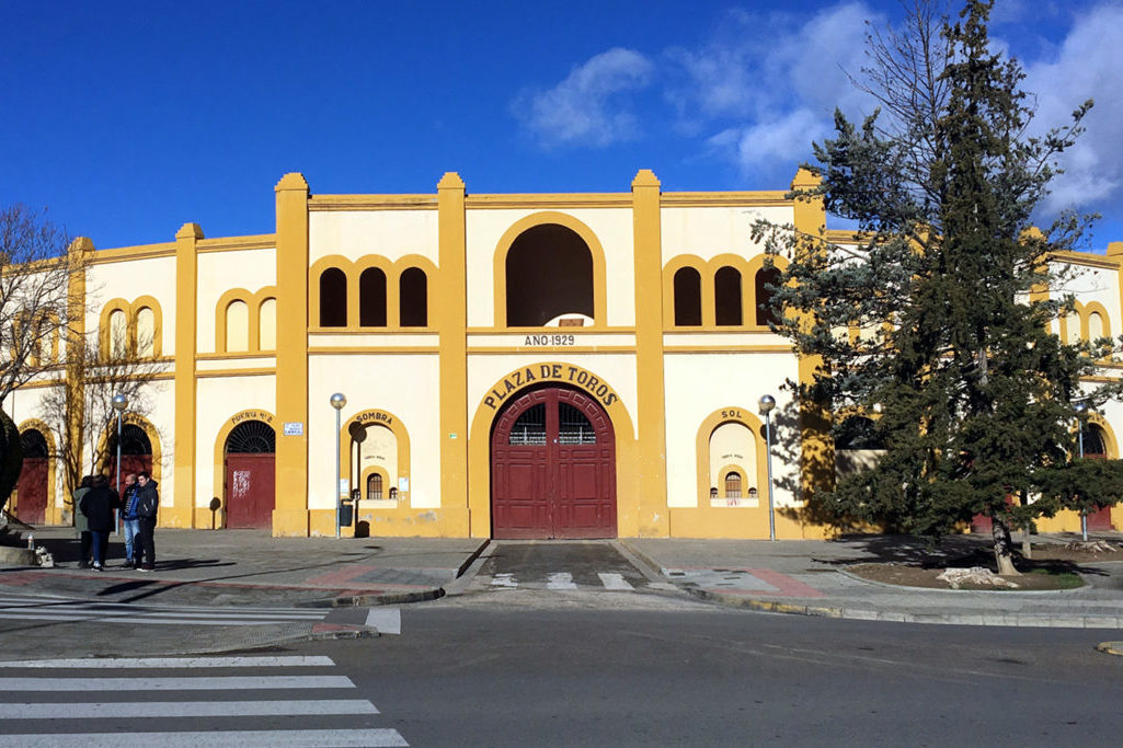 plaza de toros de uesca en aragón