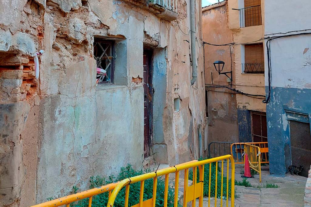 un edificio muy deteriorado de Tarazona