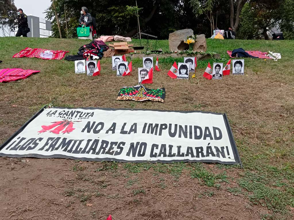 Homenaje a las víctimas de la masacre de la universidad de cantuta en Perú