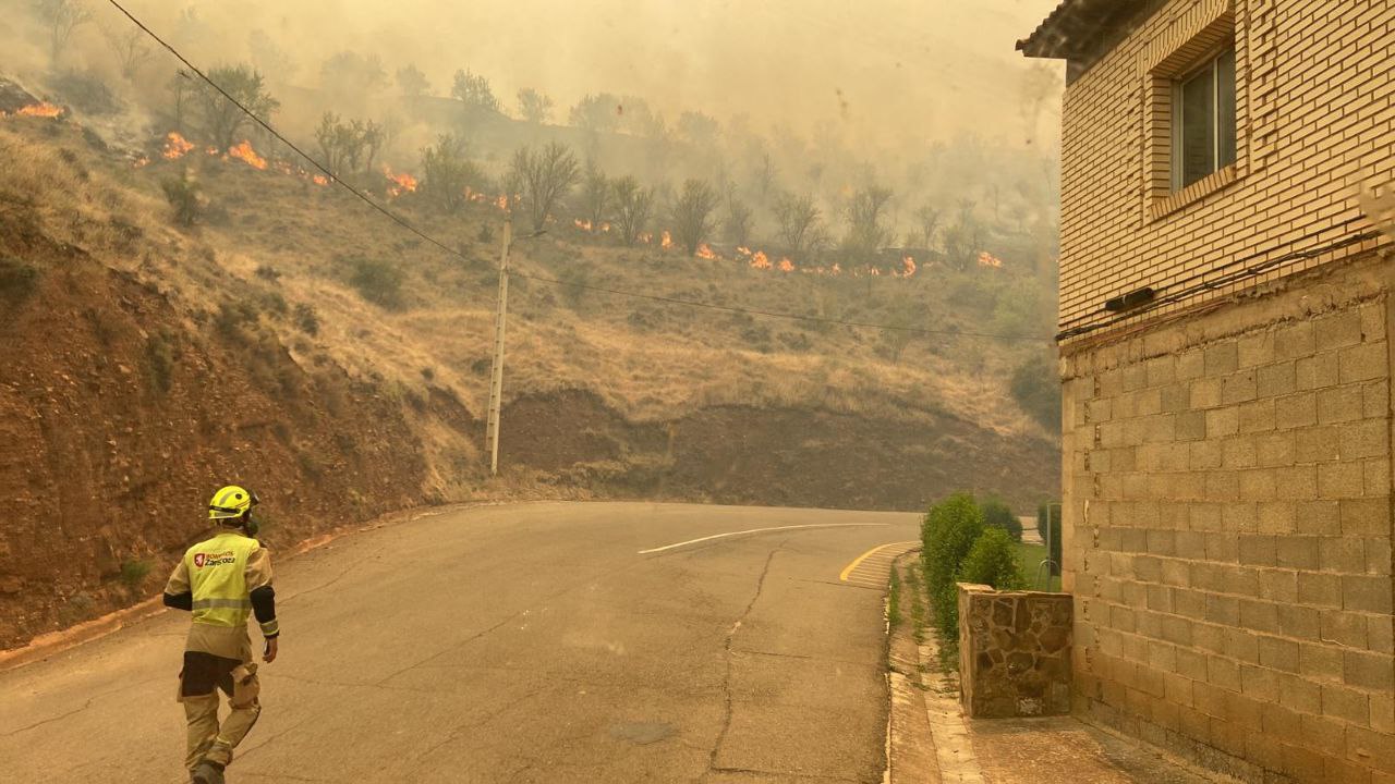 desalojar a 700 personas
