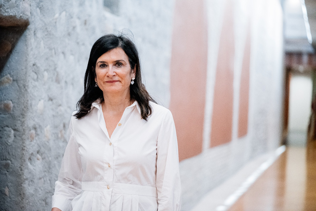 isabel lasobras de CHA para ilustra la noticia de la corona