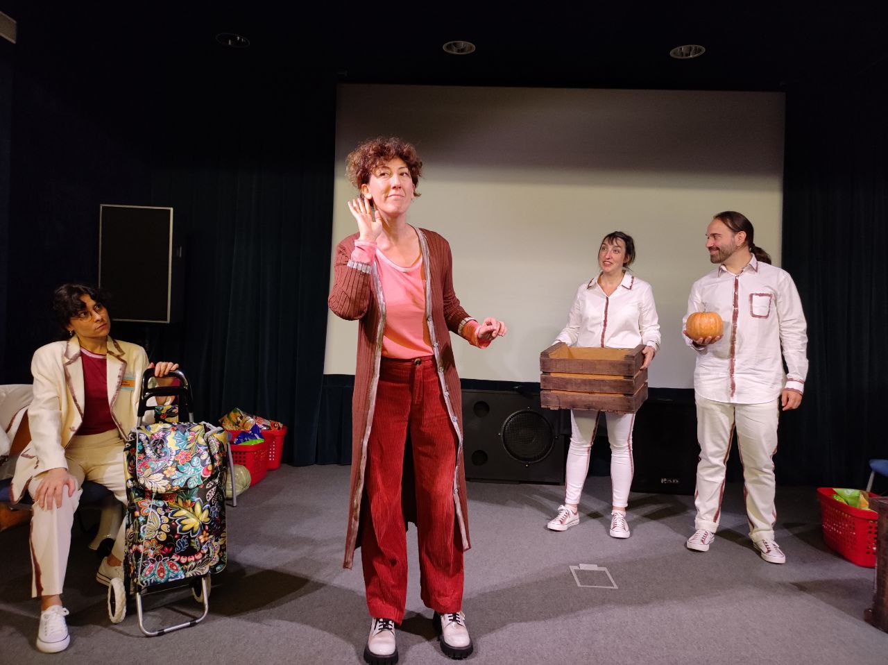 Actores y actrices sobre el escenario