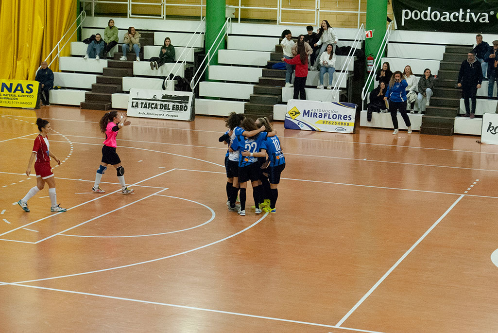 jugadoras del intersala10 durante el partido