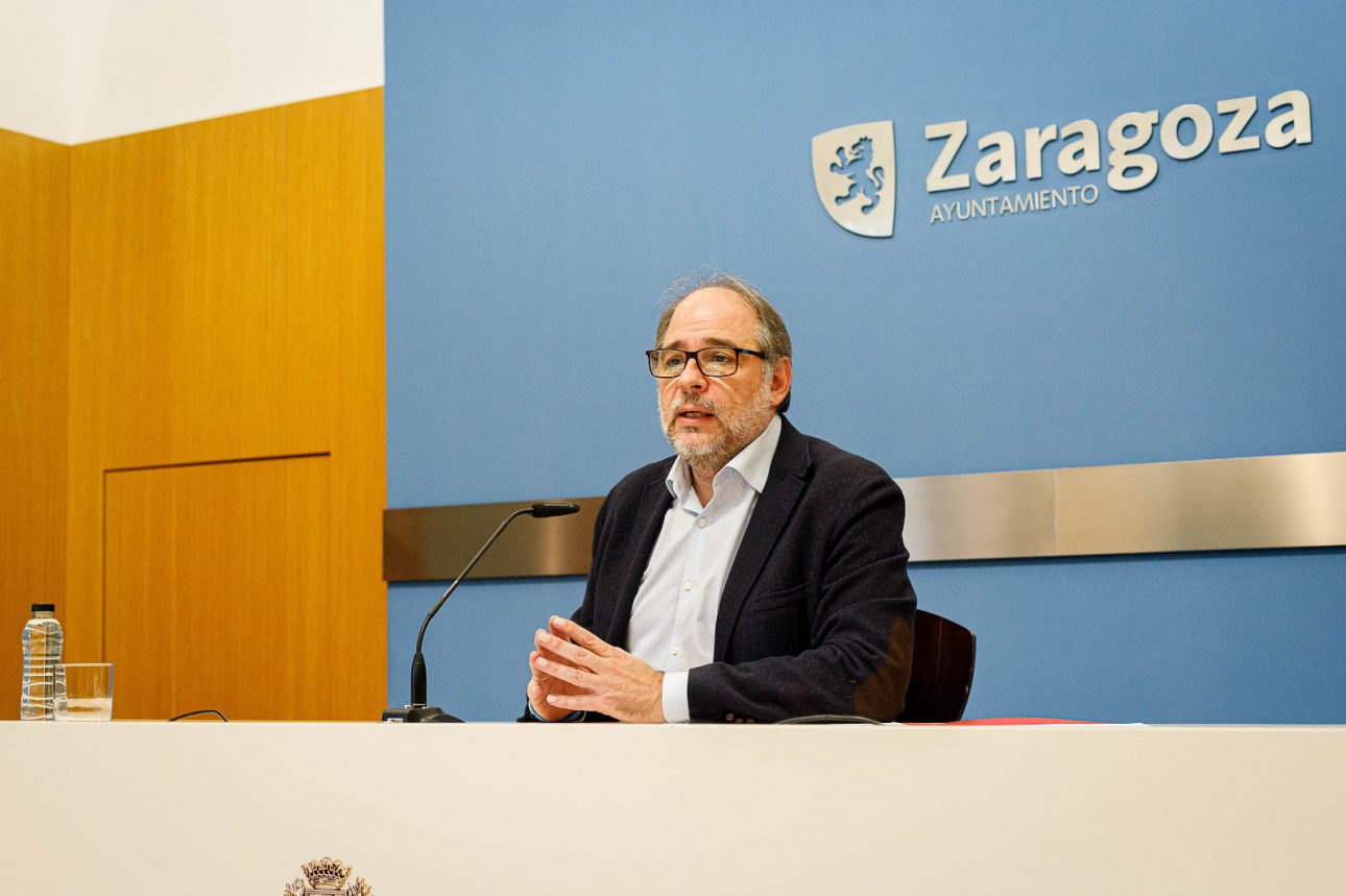 Alfonso Mendoza en una rueda de prensa en el ayuntamiento