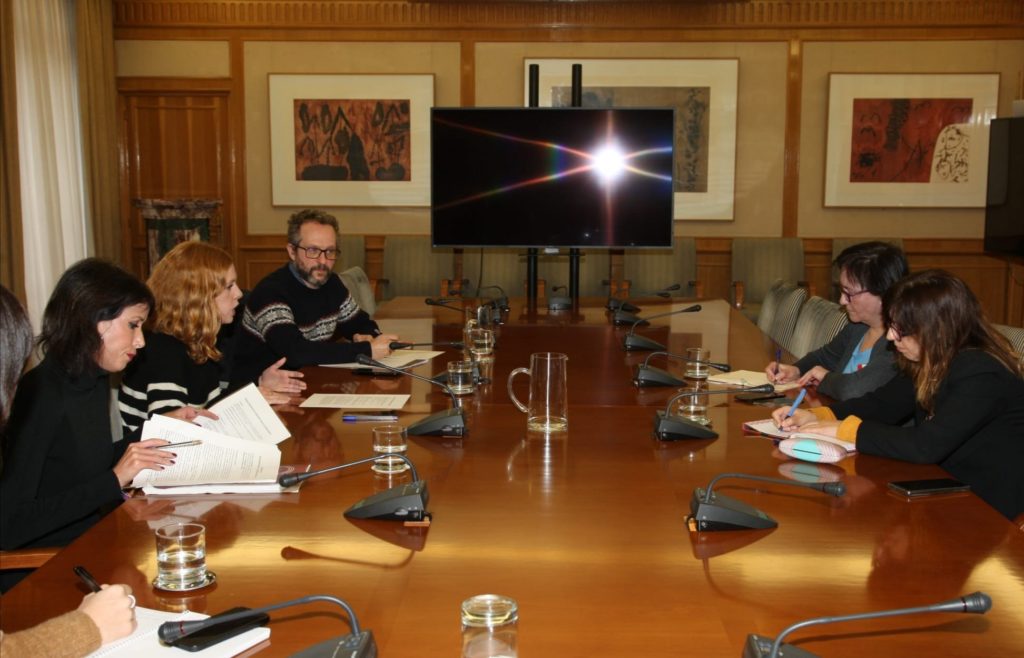 Lilith Verstringe en centro a la izquierda y representantes de CeAqua y Amnistía Internacional a la derecha | Foto: CeAqua.