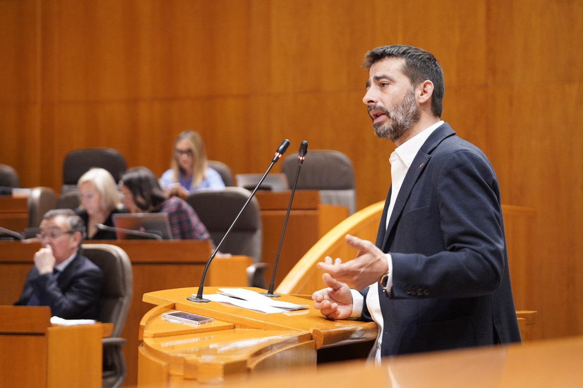 Álvaro Sanz durante su propuesta sobre el impacto ambiental