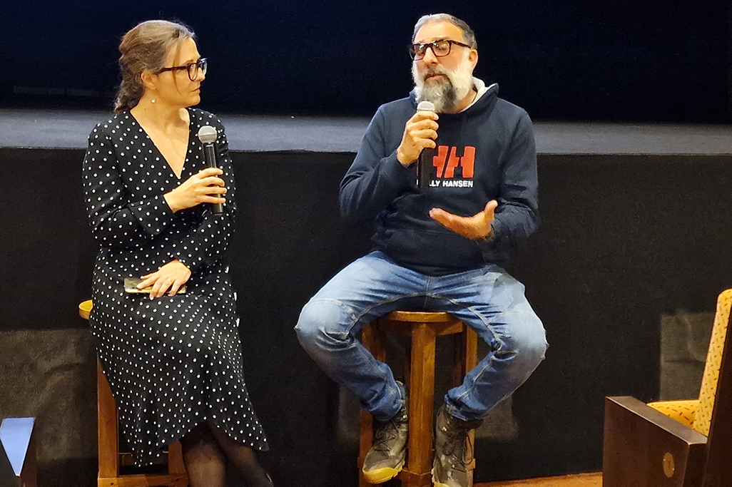 Javi Martin en el estreno de 'Ucrania en guerra el exodo' espiello
