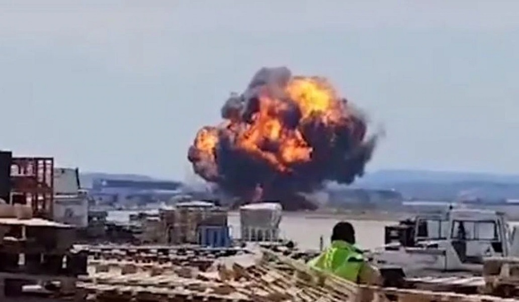 Alarma, preocupación e indignación tras estrellarse un caza F-18 en Zaragoza
