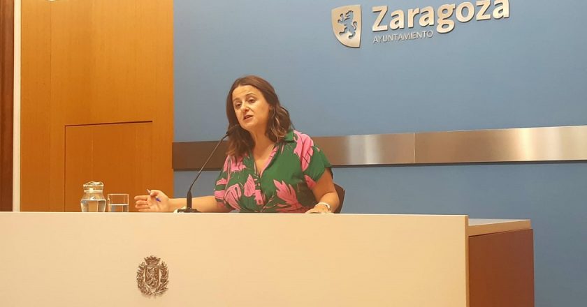 Zaragoza en Común denuncia “la desaparición de casi la mitad de las plazas de aparcamiento” por el montaje del Vive Latino