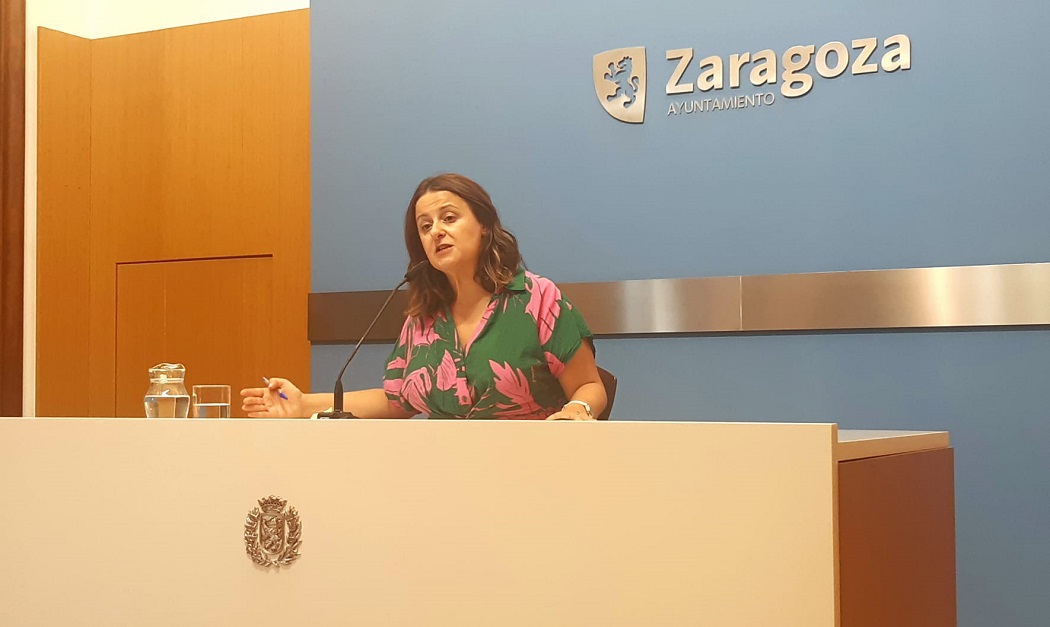 Zaragoza en Común denuncia “la desaparición de casi la mitad de las plazas de aparcamiento” por el montaje del Vive Latino