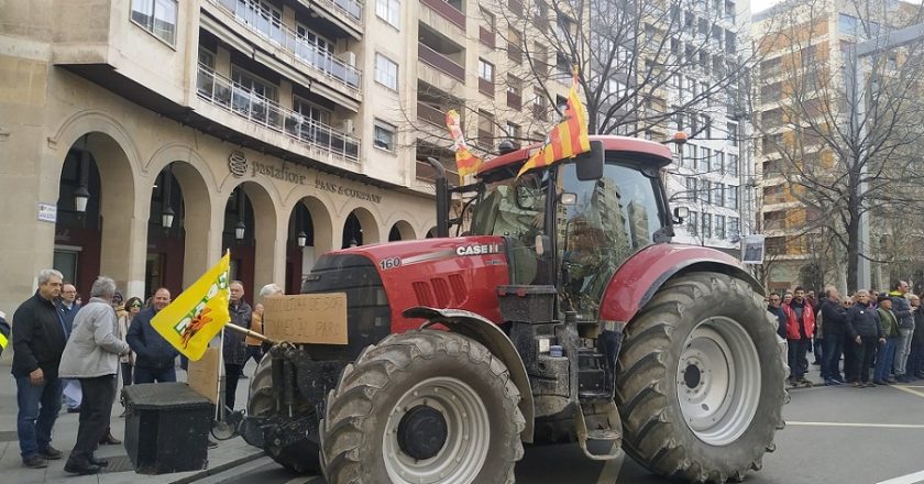 Las tractoradas en Aragón reivindican “una PAC justa y flexible que nos permita vivir de nuestro trabajo”