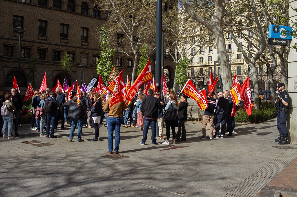 El 75% de los trabajadores y trabajadores de banca secundan la huelga en Aragón