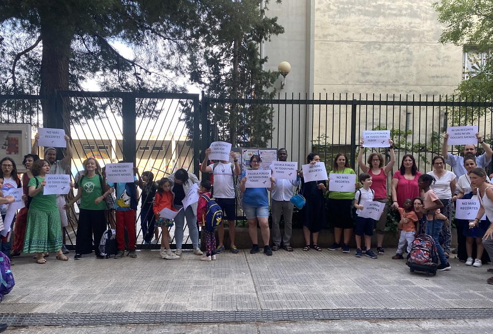 Las familias y el profesorado del CEIP Torre Ramona se movilizan “contra la reducción del cupo de docentes en los colegios públicos”