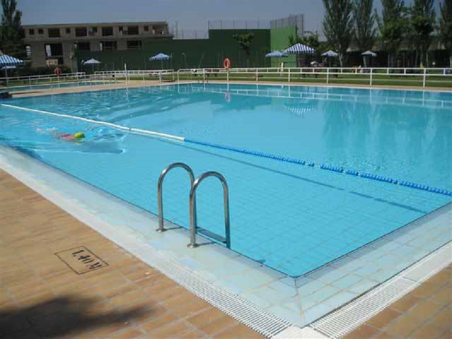 piscina municipal de San Juan de Mozarrifar