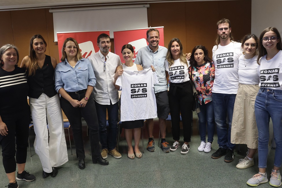 Rego defiende en Aragón la importancia de la participación política de jóvenes y la lucha de colectivos sociales para asegurar un futuro digno