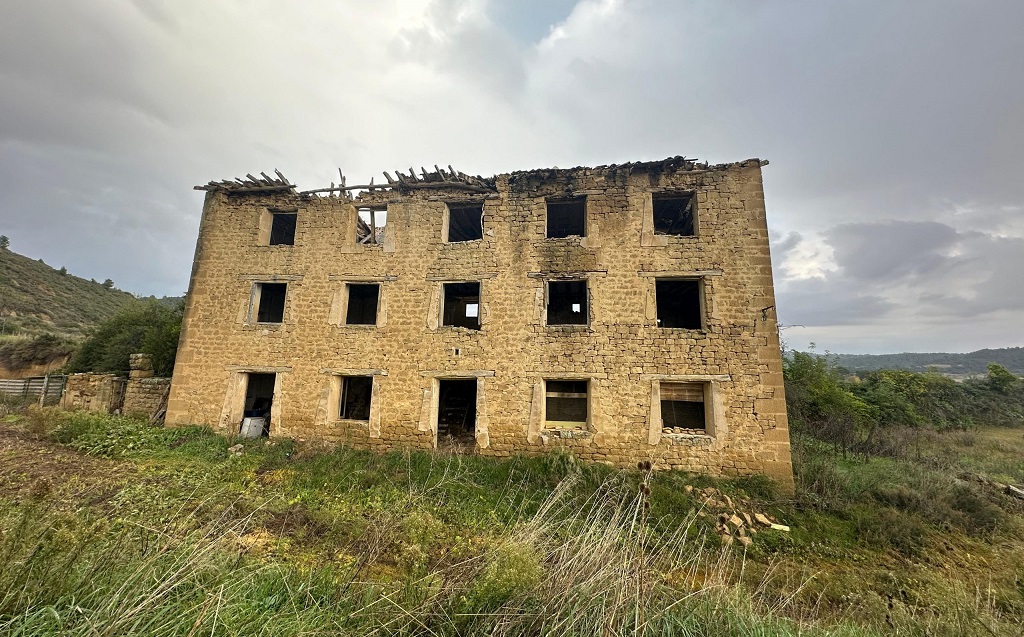 Ni ser patrimonio industrial, ni un castillo medieval, te libra de espaldarte en Aragón