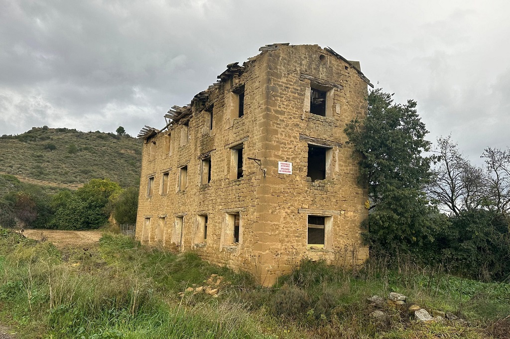 Ni ser patrimonio industrial, ni un castillo medieval, te libra de espaldarte en Aragón