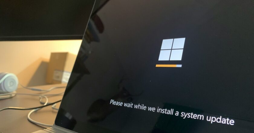 Vitalinux la solución aragonesa a la obsolescencia de ordenadores que sufrirá en octubre la escuela pública con la actualización a Windows 11 Microsoft ha anunciado el fin de soporte para Windows 10