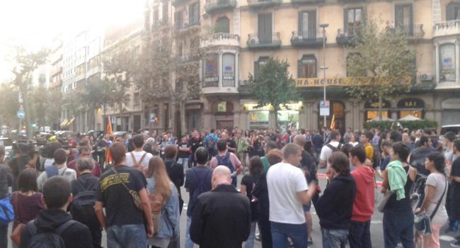 Nova protesta a la Delegació del Govern espanyol a Barcelona. Foto: @cupnacional