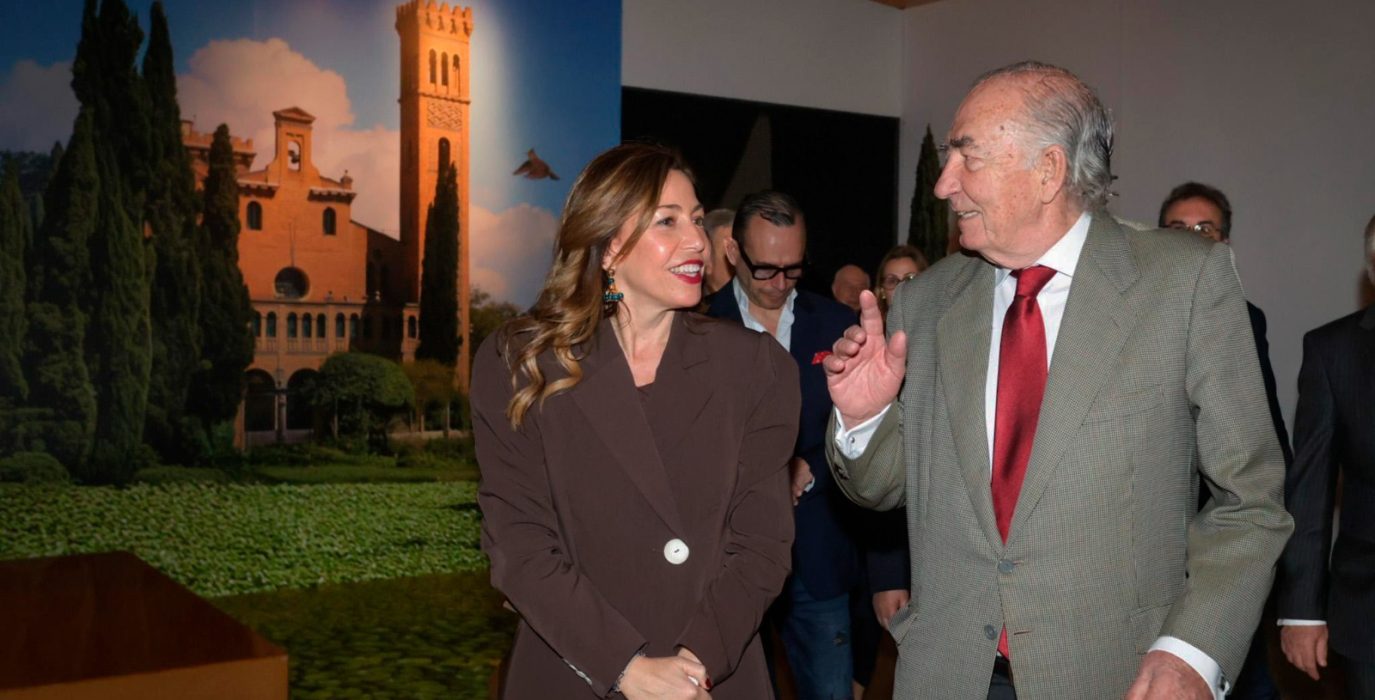 Natalia Chueca junto a Amado Franco, presidente de Fundación Ibercaja | Foto: Ayuntamiento de Zaragoza