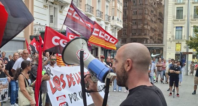Concentración el pasado 30 de septiembre en Zaragoza, en el inicio de los paros parciales previos a la huelga | Foto: CGT