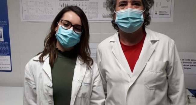 Alberto Anel junto a la doctoranda Ruth Soler. Foto: Unizar