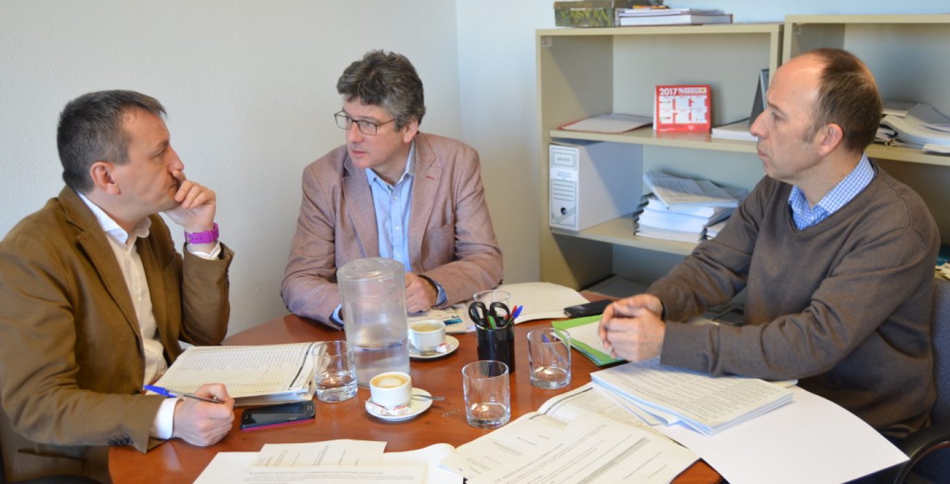Rivarés, Trívez y Asensio en una imagen de archivo. Foto: CHA.